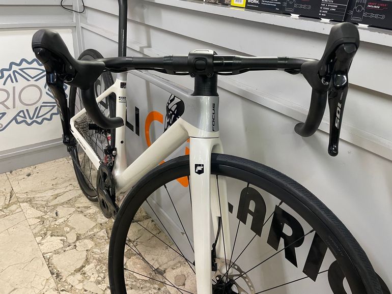 Used Focus IZALCO MAX 8.7 2024 2024 Road & Gravel, White — image 6 of 7