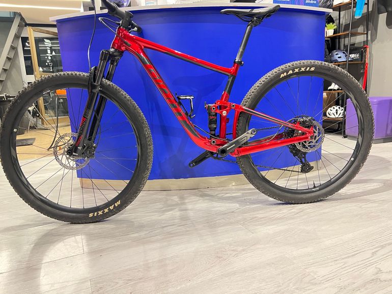 Used Giant Anthem 1 NX Eagle 2019 2019 Mountainbike, Red, 27.5 — image 2 of 7