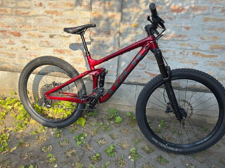 Used Trek Remedy 7 2022 2022 Mountainbike, Red, 27.5 — image 2 of 7