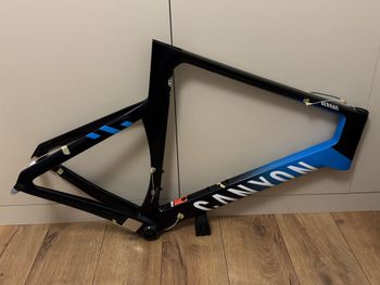 Used Canyon Aeroad CFR Disc eTap 2021 Frameset 2021 Road & Gravel