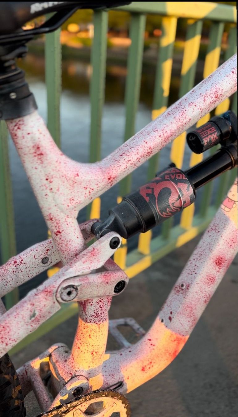 Used Canyon Torque Shimano SLX 2022 Mountainbike, White — image 3 of 7