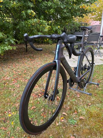 Used Giant Propel Advanced 1 2025 2025 Road & Gravel, Blue — image 5 of 5