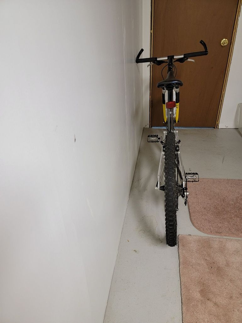 Used GT RTS-2 1996 Mountainbike, Light Gray — image 5 of 8
