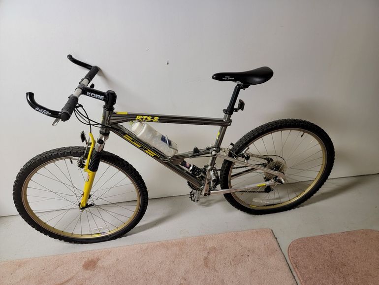 Used GT RTS-2 1996 Mountainbike, Light Gray — image 1 of 8