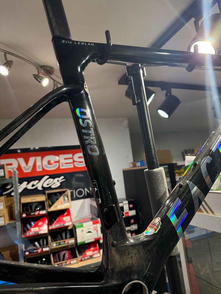 Used Factor OSTRO VAM 2023 Frameset 2023 Road & Gravel, Black — image 3 of 3