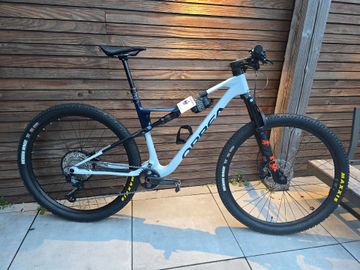 Used Orbea Oiz Shimano SLX 2024 Mountainbike, White — image 1 of 25