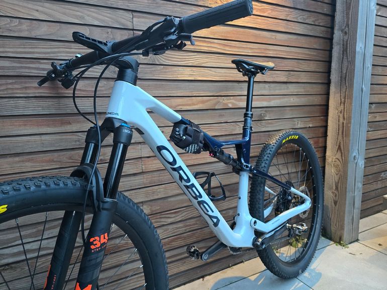 Used Orbea Oiz Shimano SLX 2024 Mountainbike, White — image 21 of 25