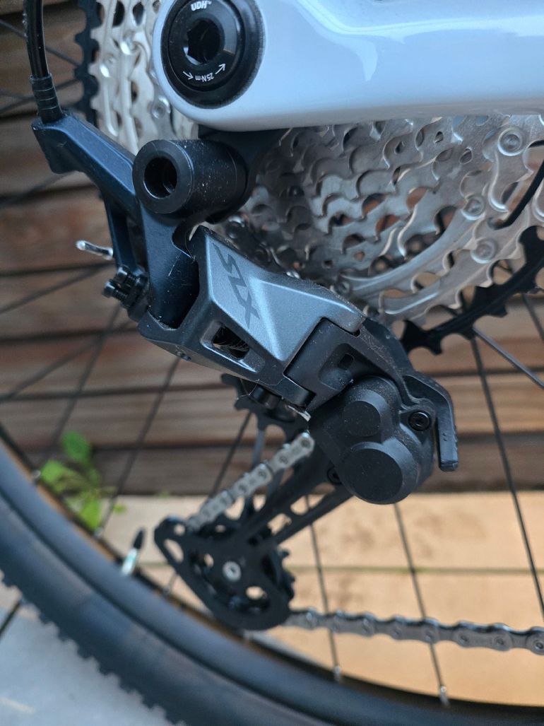 Used Orbea Oiz Shimano SLX 2024 Mountainbike, White — image 4 of 25