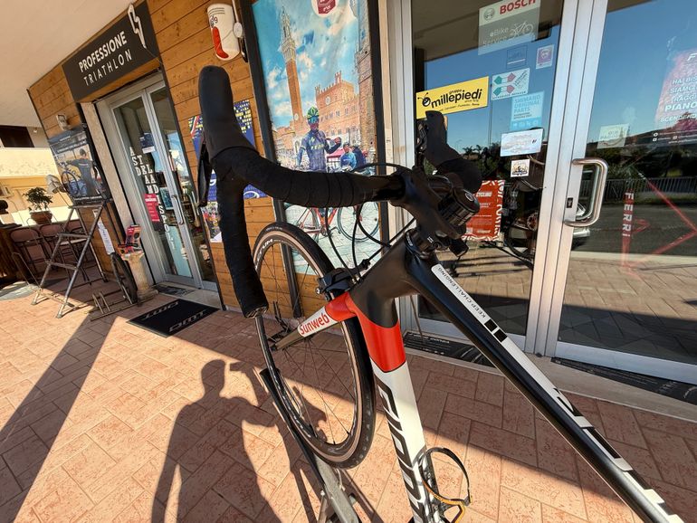 Used Giant Tcr Keep Challenging 2020 Road & Gravel, Red — image 2 of 3