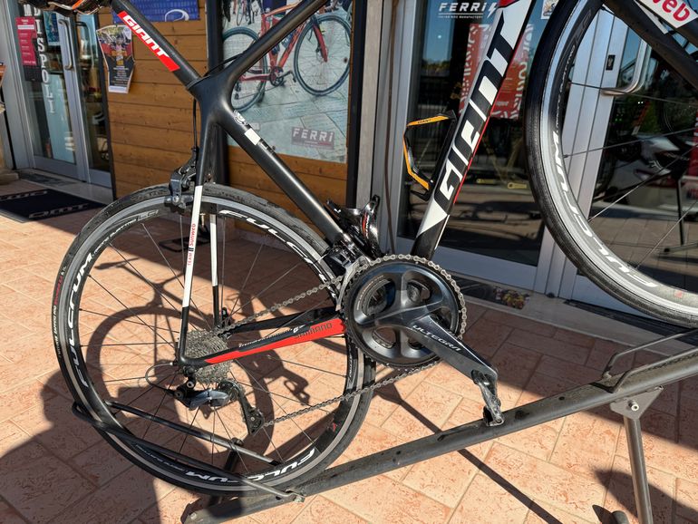 Used Giant Tcr Keep Challenging 2020 Road & Gravel, Red — image 3 of 3