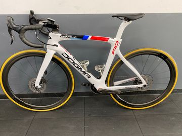 Used Pinarello DOGMA F10 2020 Road & Gravel, White — image 2 of 10