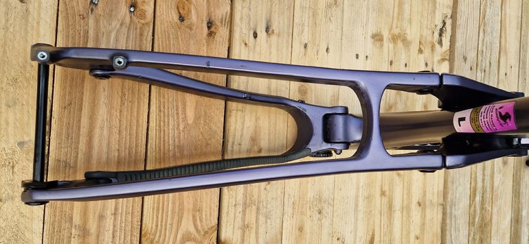 Used Transition Spire Carbon 2022 Mountainbike, Purple — image 6 of 8