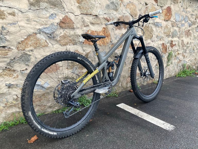 Used Pivot Firebird SRAM GX Eagle 2023 Mountainbike, Light Gray — image 4 of 7