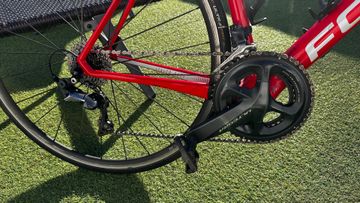 Used Focus IZALCO RACE 9.8 2019 2019 Road & Gravel, Red — image 3 of 5