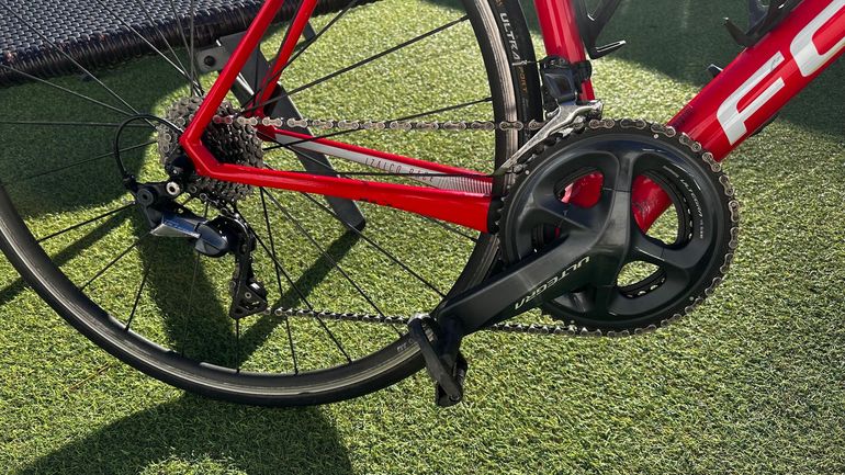 Used Focus IZALCO RACE 9.8 2019 2019 Road & Gravel, Red — image 3 of 5