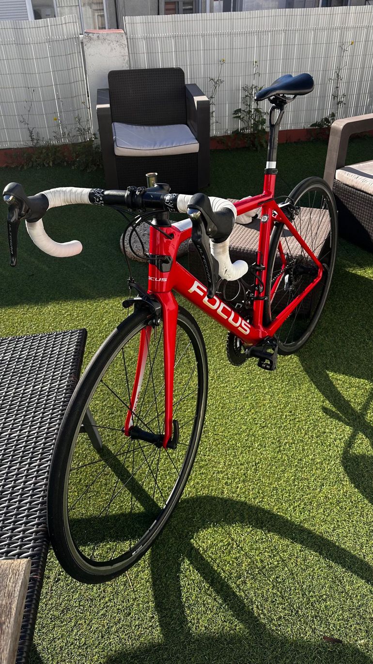 Used Focus IZALCO RACE 9.8 2019 2019 Road & Gravel, Red — image 4 of 5