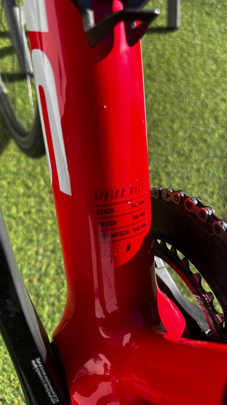 Used Focus IZALCO RACE 9.8 2019 2019 Road & Gravel, Red — image 5 of 5