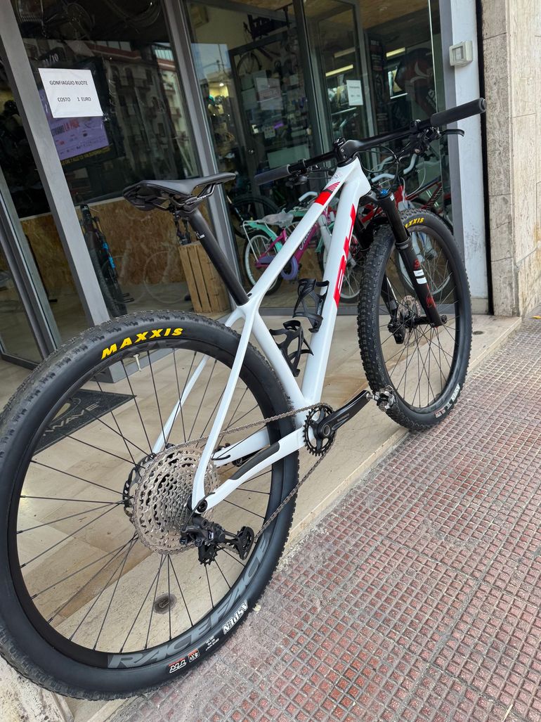 Used BH ULTIMATE 8.0 2024 Mountainbike, White — image 2 of 16