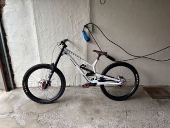 Used Commencal Furious 2025 MTB