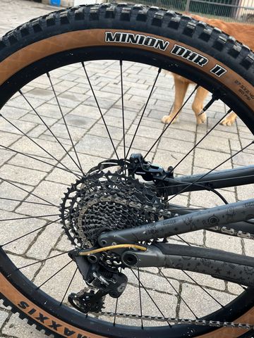 Used Specialized Status SRAM GX DH 2022 Mountainbike, Light Gray, Mixed — image 4 of 5