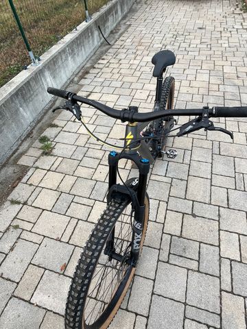 Used Specialized Status SRAM GX DH 2022 Mountainbike, Light Gray, Mixed — image 3 of 5