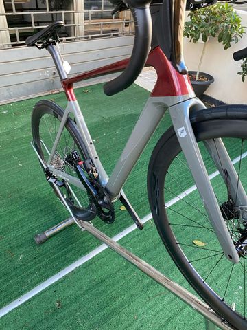 Used Focus IZALCO MAX 8.9 2024 2024 Road & Gravel, Red — image 3 of 5