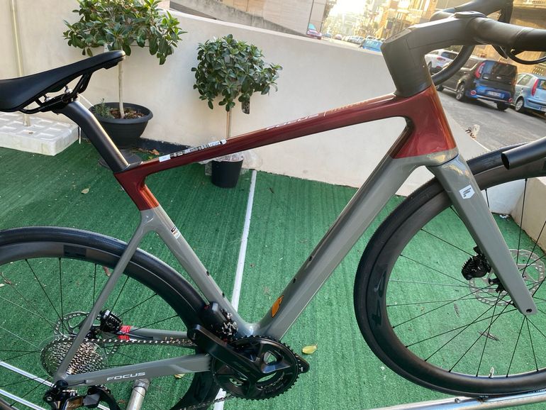 Used Focus IZALCO MAX 8.9 2024 2024 Road & Gravel, Red — image 5 of 5