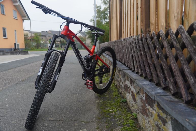 Used Mondraker FOXY R 2022 2022 Mountainbike, Red, 29 — image 8 of 9
