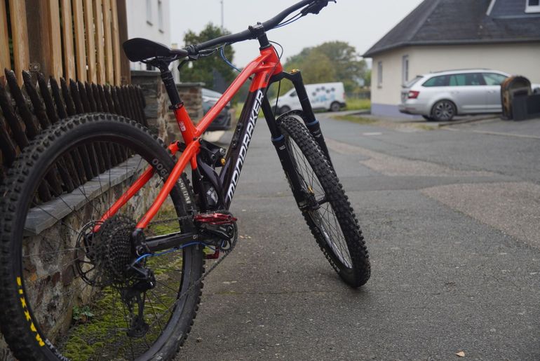 Used Mondraker FOXY R 2022 2022 Mountainbike, Red, 29 — image 9 of 9