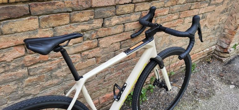 Used Orbea TERRA M20TEAM 2024 2024 Road & Gravel, White — image 10 of 10