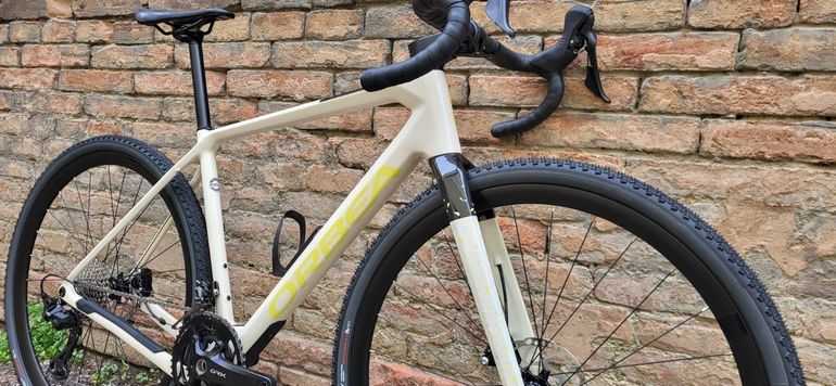 Used Orbea TERRA M20TEAM 2024 2024 Road & Gravel, White — image 2 of 10