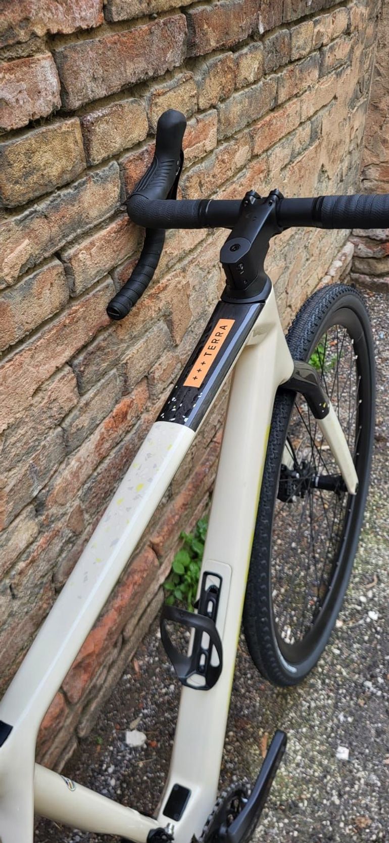 Used Orbea TERRA M20TEAM 2024 2024 Road & Gravel, White — image 9 of 10