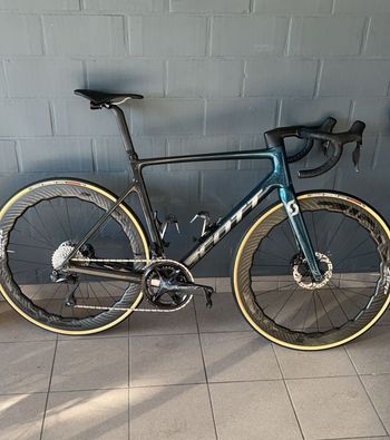 Used Scott Addict RC Shimano Ultegra Di2 2024 Road & Gravel