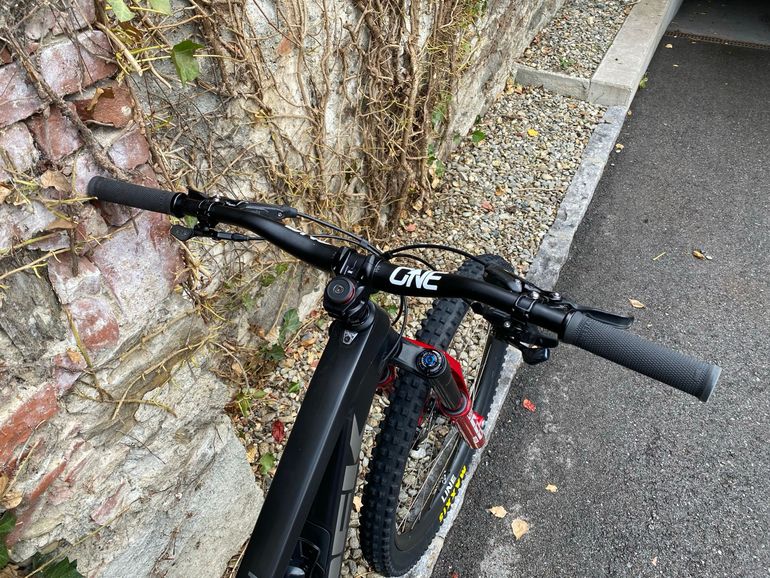 Used Trek Slash SRAM X01 Eagle 2023 Mountainbike, Black — image 4 of 6