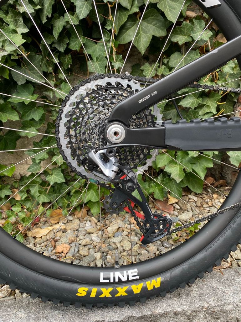Used Trek Slash SRAM X01 Eagle 2023 Mountainbike, Black — image 2 of 6