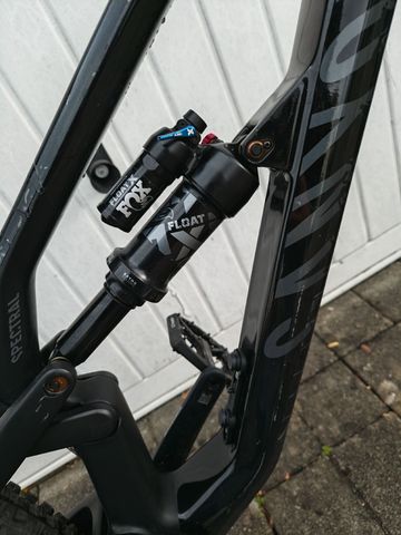 Used Canyon Spectral 29 CF 7 2022 2022 Mountainbike, Black, 29 — image 4 of 4