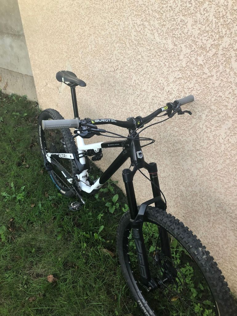 Used Commencal Meta AM 29 2021 Mountainbike, White — image 4 of 5