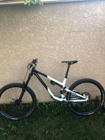 Used Commencal Meta AM 29 2021 Mountainbike, White — image 2 of 5