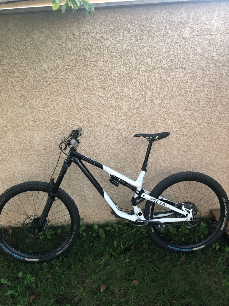 Used Commencal Meta AM 29 2021 Mountainbike, White — image 2 of 5