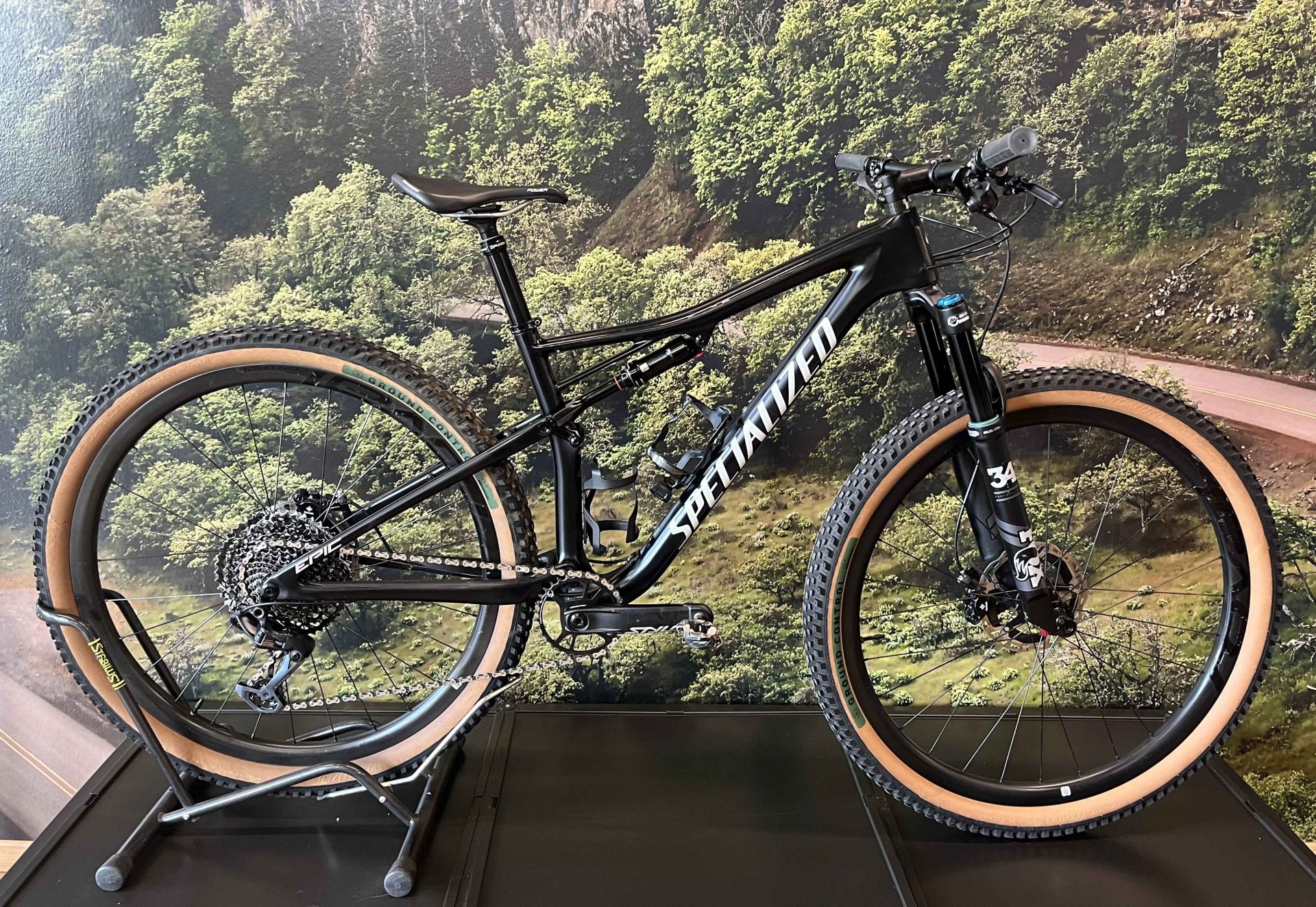 EPIC EXPERT CARBON EVO 29　size m 94820-31_EPIC-EVO-EXPERT-