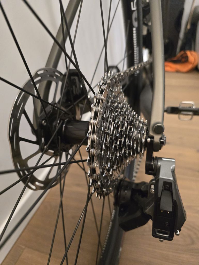 Used Cannondale SuperSix EVO SE 2024 2024 Road & Gravel, Light Gray — image 4 of 7