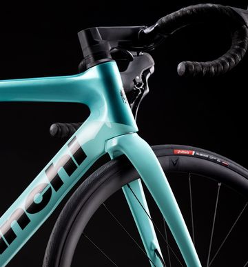 Used Bianchi Oltre Race 105 2025 Road & Gravel, Green — image 1 of 3