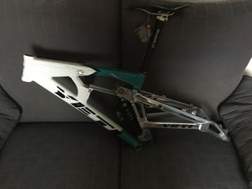 Yeti 303 DH Frameset Frameset 2007 Mountainbike usato, Bianco — immagine 2 di 4