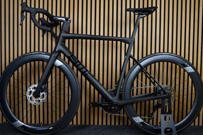 Used BMC Teammachine Shimano 105 Di2 2024 Road & Gravel, Black — image 2 of 6
