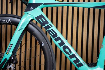 Used Bianchi Oltre Comp 105 Di2 2023 2023 Road & Gravel, Blue — image 10 of 13