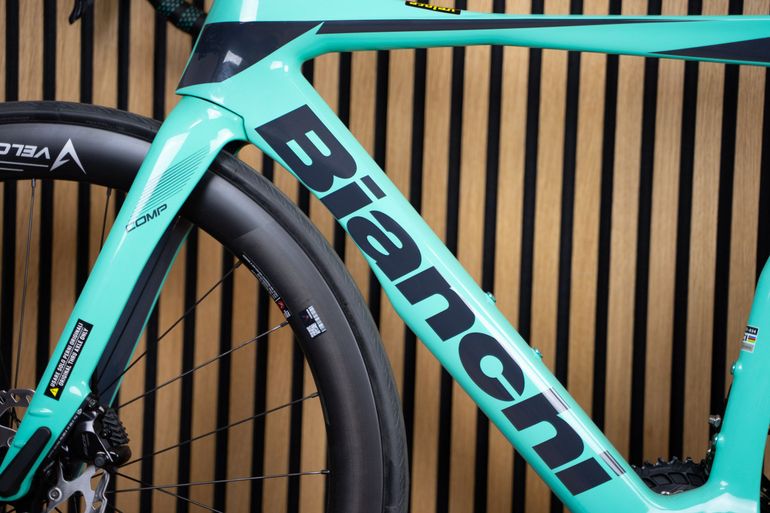 Used Bianchi Oltre Comp 105 Di2 2023 2023 Road & Gravel, Blue — image 10 of 13