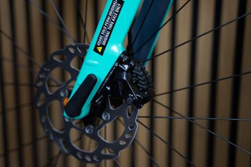 Used Bianchi Oltre Comp 105 Di2 2023 2023 Road & Gravel, Blue — image 12 of 13