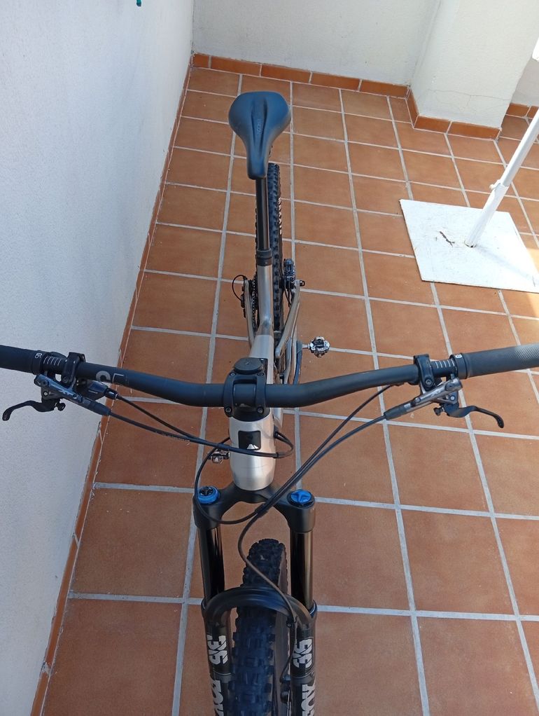 Used Canyon Spectral CF 8 K.I.S. 2023 2023 Mountainbike, Light Gray, 29, 27.5 — image 4 of 15