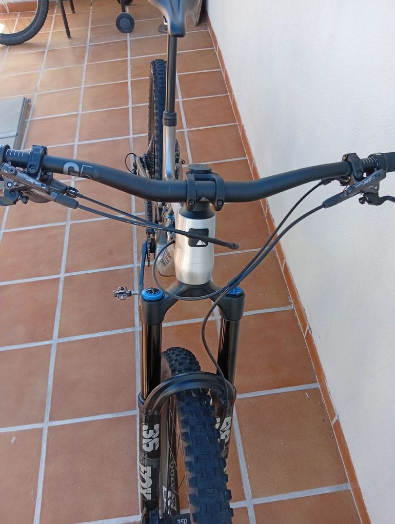 Used Canyon Spectral CF 8 K.I.S. 2023 2023 Mountainbike, Light Gray, 29, 27.5 — image 11 of 15
