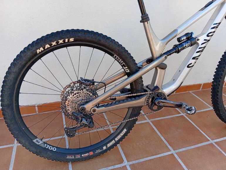Used Canyon Spectral CF 8 K.I.S. 2023 2023 Mountainbike, Light Gray, 29, 27.5 — image 8 of 15